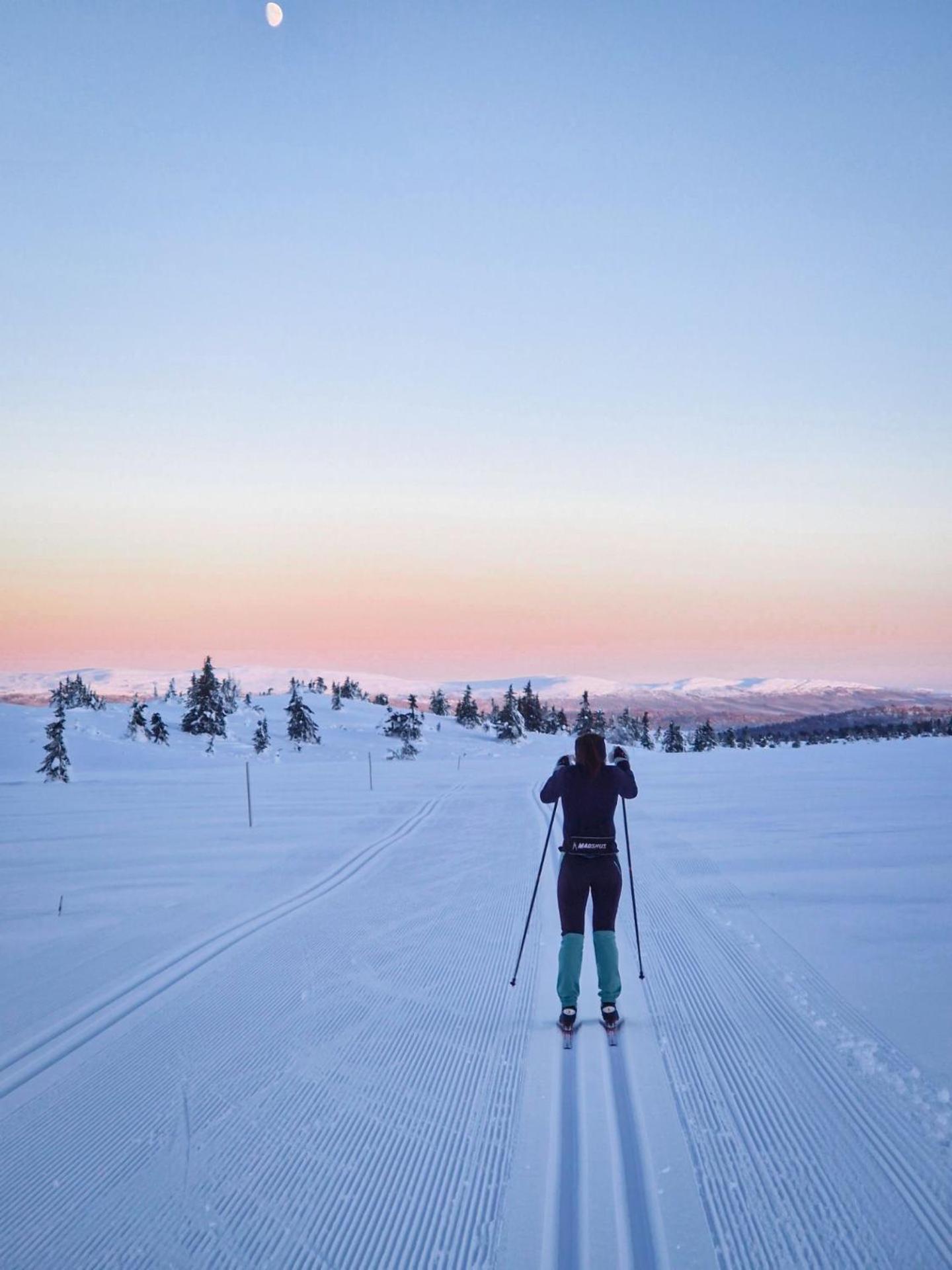 Отель Camp Sjusjoen Mesnali Экстерьер фото